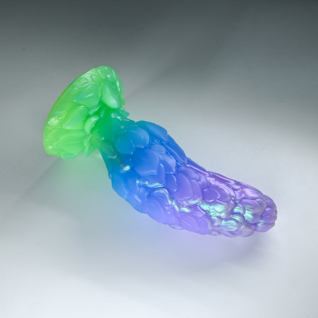 B3SJX24 Flora Medium 0030 UV GITD CS