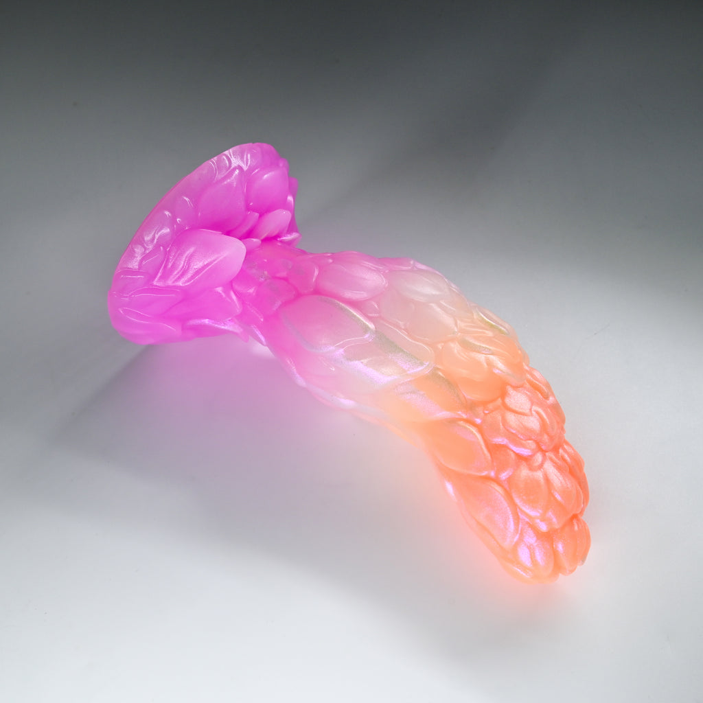 B3SJX25 Flora Medium 0030 UV GITD CS