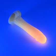 Load image into Gallery viewer, Z2MHX75 Caelus Small 0050 UV GITD
