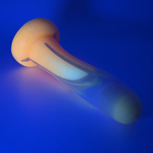 Load image into Gallery viewer, Z3TFV49 Caelus Medium 0050 UV GITD
