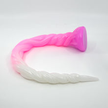 Load image into Gallery viewer, S3SGV60 Sera's Horn Medium 0030 UV GITD
