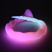 Load image into Gallery viewer, S4SGV62 Sera's Horn Large 0030 UV GITD
