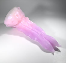 Load image into Gallery viewer, V2SFU78 Snark's Maw Small 0030 CS
