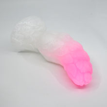 Load image into Gallery viewer, B2SFT78 Flora Small 0030 UV GITD
