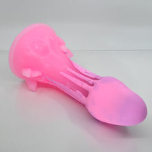 Load image into Gallery viewer, U4XEU59 Vaeriya O/S 0020 UV GITD *FLOP*
