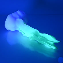 Load image into Gallery viewer, V2SDU17 Snark's Maw Small 0030 UV GITD
