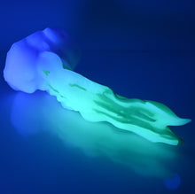 Load image into Gallery viewer, V3SDU20 Snark's Maw Medium 0030 UV GITD
