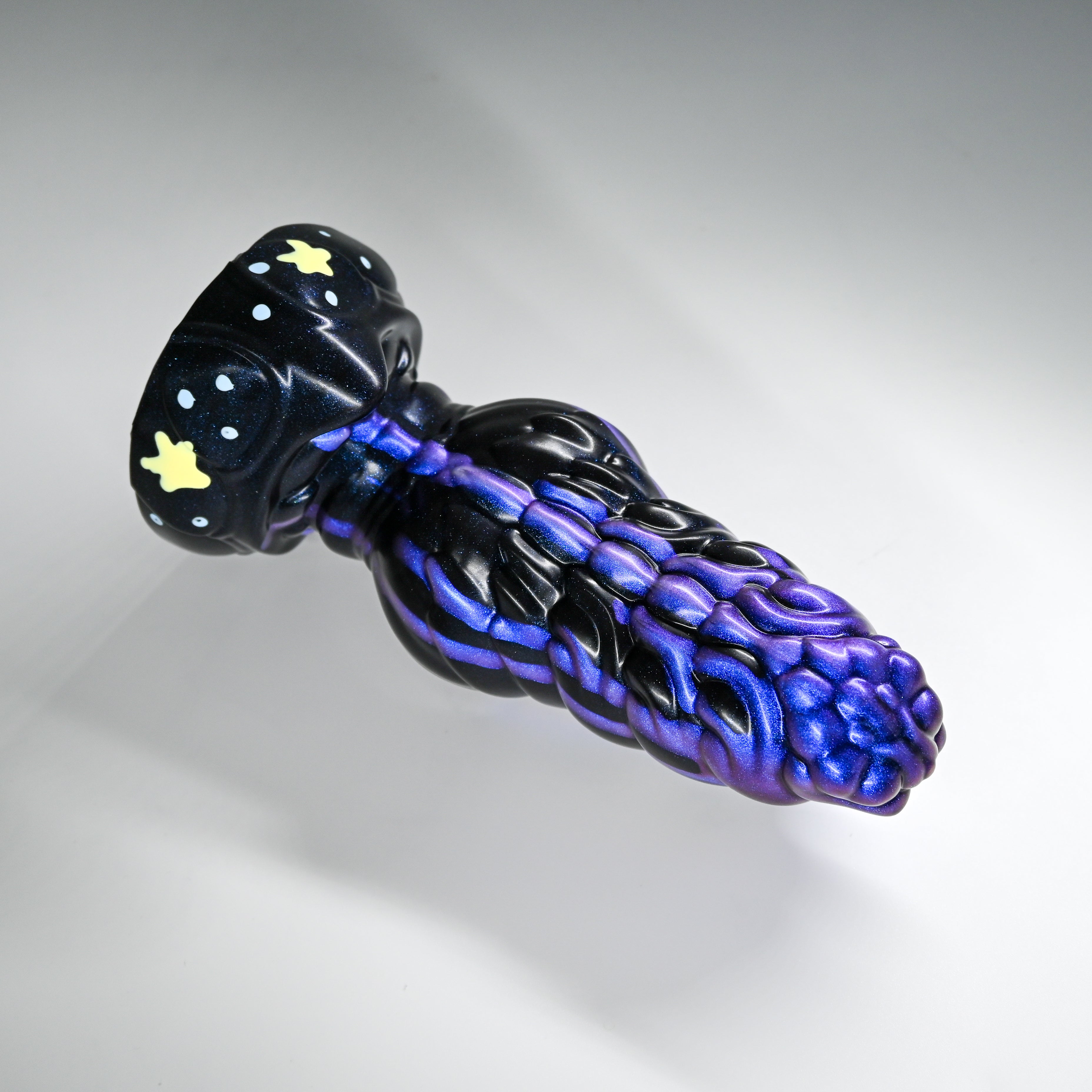 P3SJZ88 Pluto Medium 0030 UV GITD CS