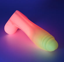 Load image into Gallery viewer, Q2SFW34 Aquus Small 0030 UV GITD
