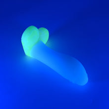 Load image into Gallery viewer, Q2MHZ05 Aquus Small 0050 UV GITD
