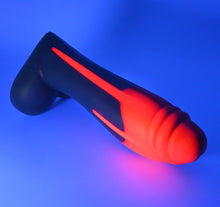 Load image into Gallery viewer, Q4MFW55 Aquus Large 0050 UV GITD
