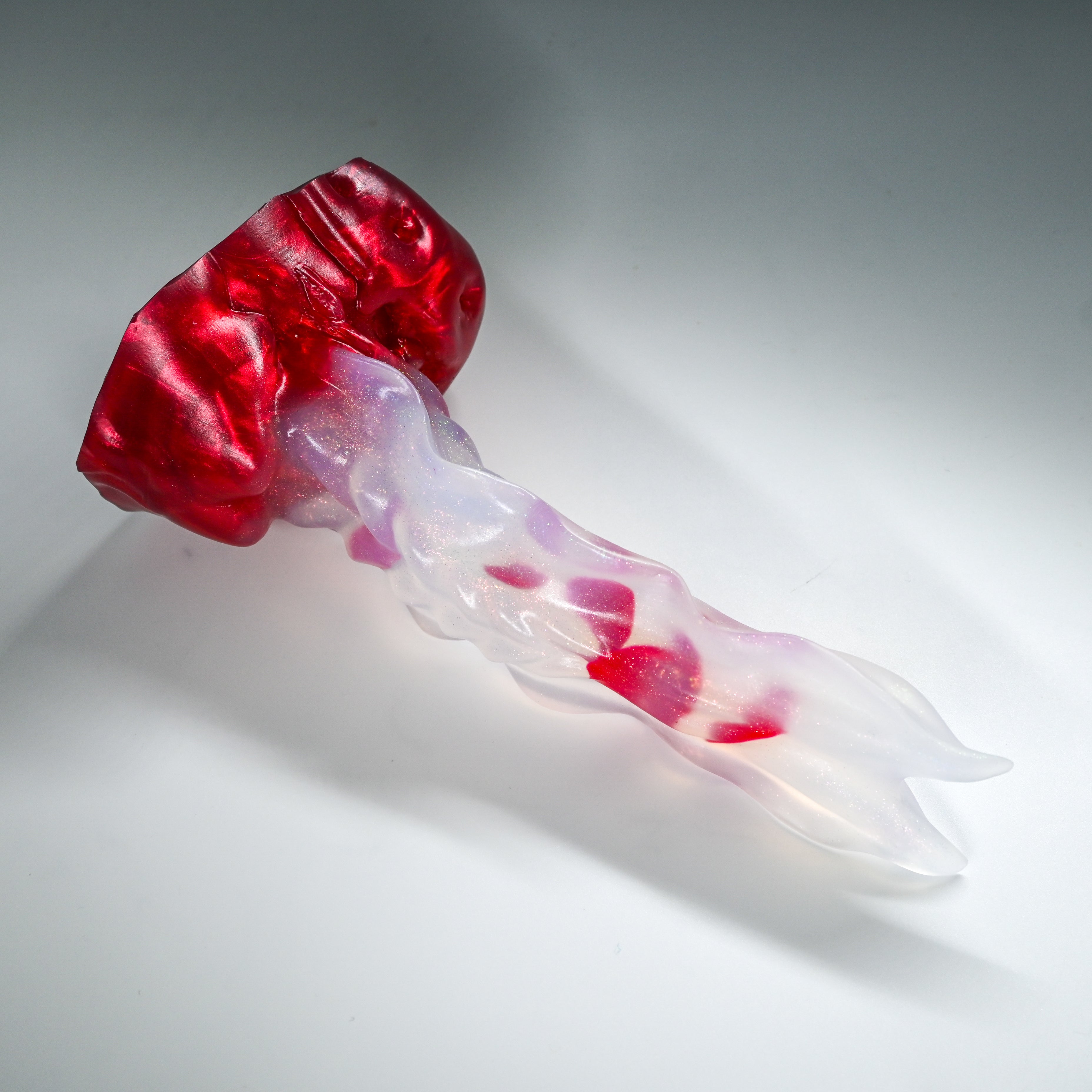 V2TKA34 Snark's Maw Small NC 0031 UV GITD CS
