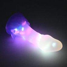 Load image into Gallery viewer, U2TGX29 Vaeriya Small NC 0031 UV GITD CS
