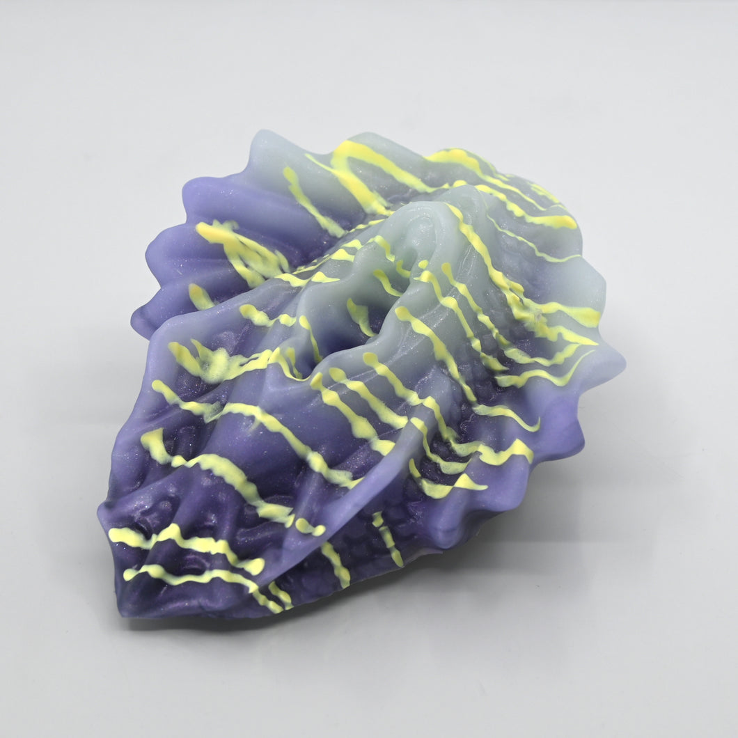 C2MDU65 Calypso Small 0050 UV GITD