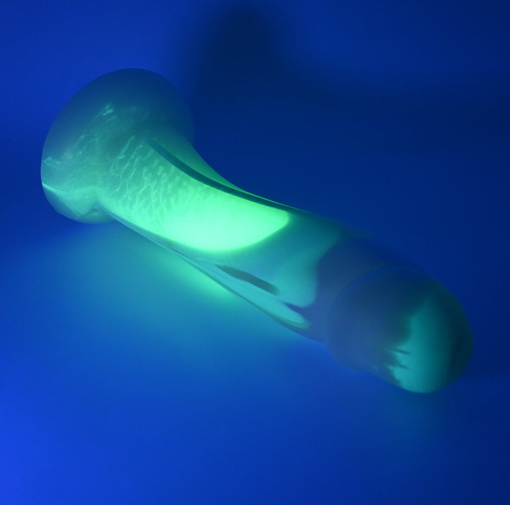 Z4SFX44 Caelus Large 0030 UV GITD