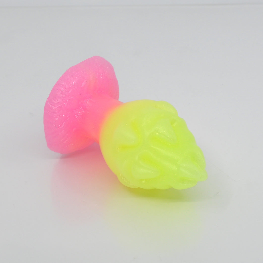 F1MEV21 Dragonfruit Plug Mini 0050 UV GITD