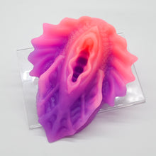 Load image into Gallery viewer, C4SGX94 Calypso Large 0030 UV GITD
