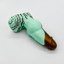 Load image into Gallery viewer, 53XHY18 Jacob Medium 0020 UV GITD

