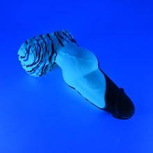 Load image into Gallery viewer, 53XHY18 Jacob Medium 0020 UV GITD
