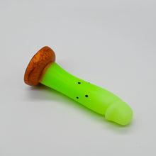 Load image into Gallery viewer, Z2SKC50 Caelus Small 0030 UV GITD
