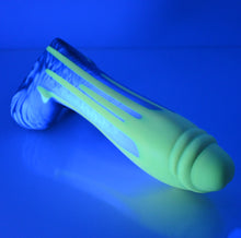 Load image into Gallery viewer, Q3MDV48 Aquus Medium 0050 UV GITD
