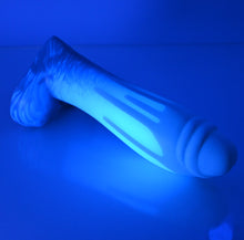 Load image into Gallery viewer, Q3MDV50 Aquus Medium 0050 UV GITD
