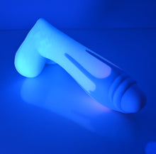 Load image into Gallery viewer, Q3XDV52 Aquus Medium 0020 UV GITD
