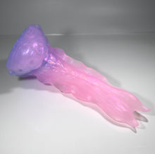 Load image into Gallery viewer, V2TEV98 Snark's Maw Small NC 0031 UV CS
