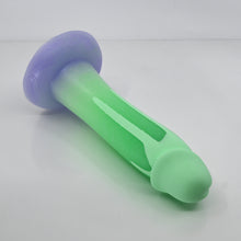 Load image into Gallery viewer, Z2MDW06 Caelus Small 0050 UV GITD
