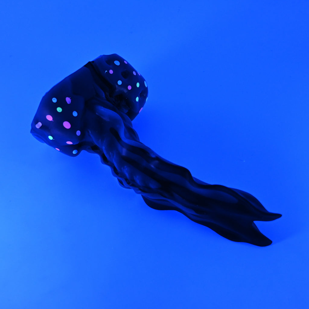 V2SKC32 Snark's Maw Small 0030 UV