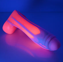 Load image into Gallery viewer, Q3SEX32 Aquus Medium 0030 UV GITD
