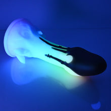 Load image into Gallery viewer, U4SDV81 Vaeriya O/S 0030 UV GITD CS
