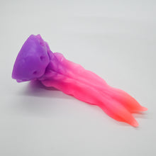 Load image into Gallery viewer, V2SGY88 Snark's Maw Small 0030 UV GITD
