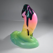 Load image into Gallery viewer, R2SDV69 Oberon Small 0030 UV GITD CS
