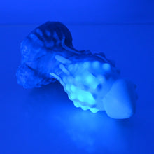 Load image into Gallery viewer, M2MDV32 Mars Small 0050 UV GITD
