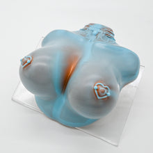 Load image into Gallery viewer, D2XGX99 Celeste Small 0020 UV GITD
