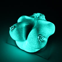 Load image into Gallery viewer, D2XGX99 Celeste Small 0020 UV GITD
