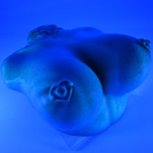 Load image into Gallery viewer, D4XGY05 Celeste Large 0020 UV GITD
