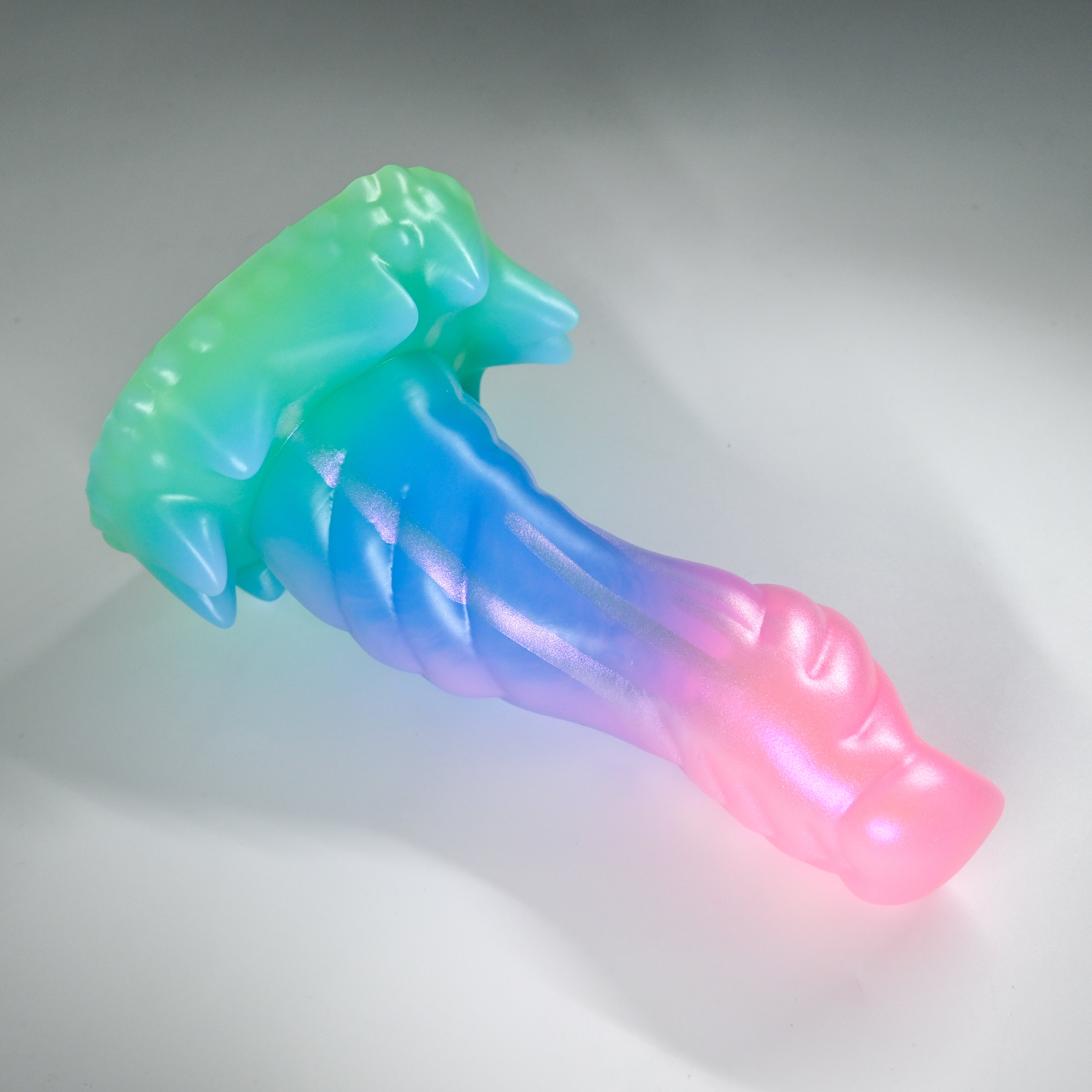 S4SKC03 Snark Large 0030 UV GITD CS
