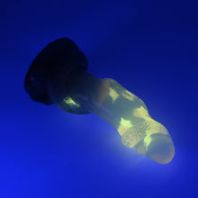 Load image into Gallery viewer, 33THZ00 Celia Medium NC 0031 UV GITD CS
