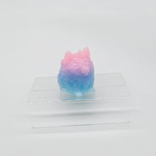 Load image into Gallery viewer, 1PMKA68 Puppicorn 0050 UV GITD
