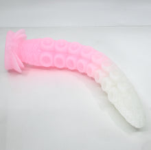 Load image into Gallery viewer, E2XEW67 Illex Medium 0020 UV GITD *FLOP*
