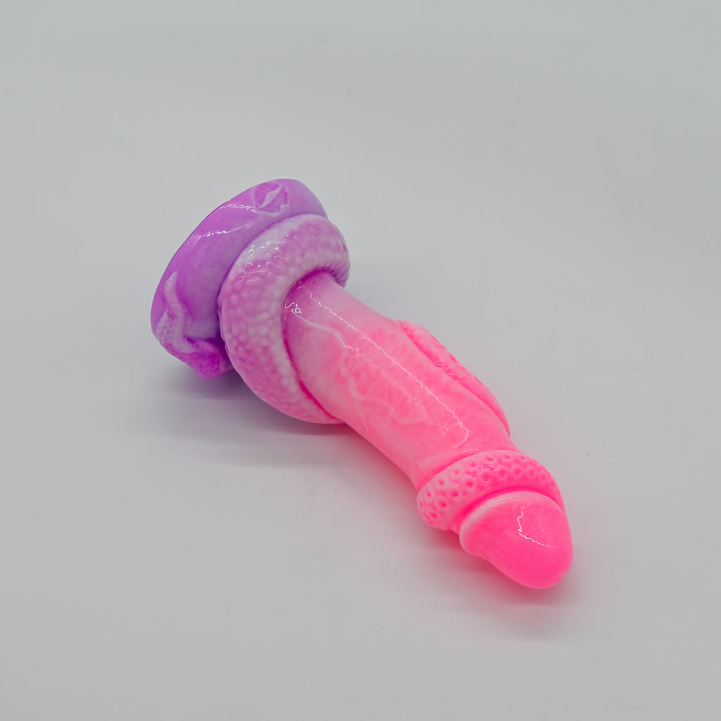 32SKC67 Celia Small 0030 UV GITD