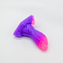 Load image into Gallery viewer, X2SKE42 Shin Small 0030 UV GITD
