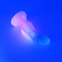 Load image into Gallery viewer, B2MKD16 Flora Small 0050 UV GITD
