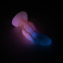 Load image into Gallery viewer, B2MKD16 Flora Small 0050 UV GITD
