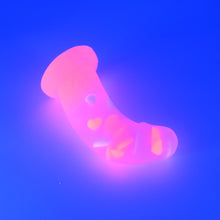 Load image into Gallery viewer, G2THB15 Ignis Small NC 0031 UV GITD CS
