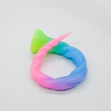 Load image into Gallery viewer, S3SKD89 Sera's Horn Medium 0030 UV GITD
