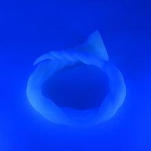 Load image into Gallery viewer, S4SKD92 Sera's Horn Large 0030 UV GITD
