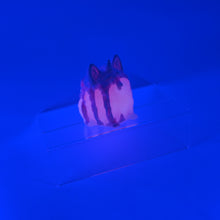 Load image into Gallery viewer, 1PMKC62  Puppicorn 0030 UV GITD
